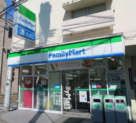 コンビニ　ファミリーマート 千駄ヶ谷二丁目店（コンビニ）まで230m