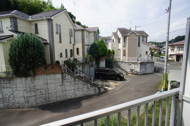 眺望　バルコニーからの眺めです♪圧迫感はありません！