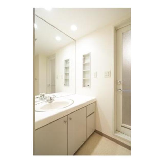 洗面設備　※写真は同タイプ住戸です。