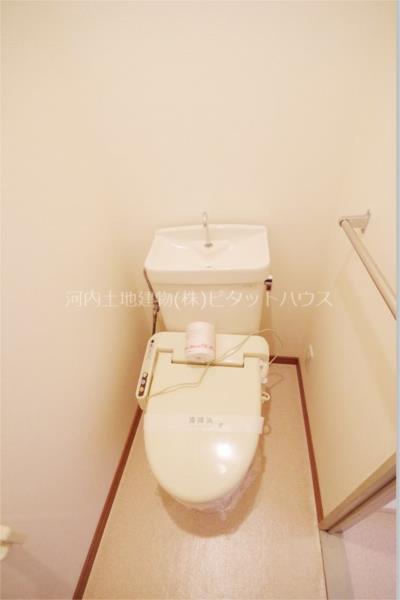 トイレ　類似室内