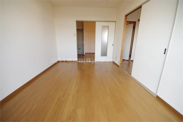 居室・リビング　類似室内