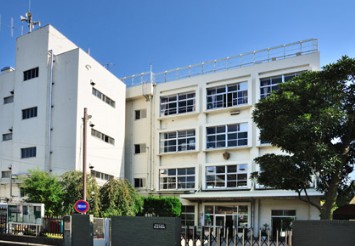 中学校　品川区立鈴ヶ森中学校（中学校）まで545m