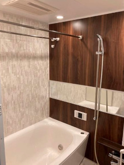 バス・シャワールーム　落ち着いた空間のお風呂です