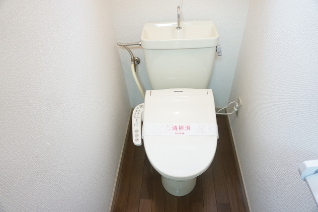 トイレ　洗浄便座です。