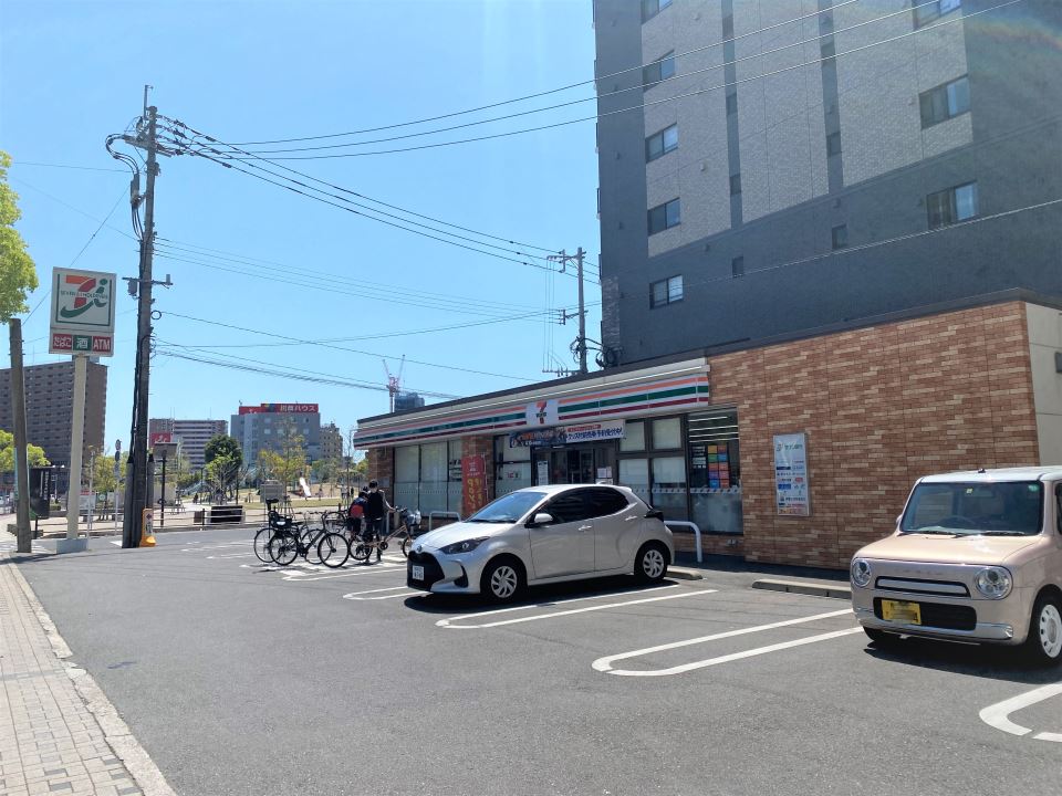 コンビニ　セブンイレブン鹿児島加治屋町店（コンビニ）まで140m