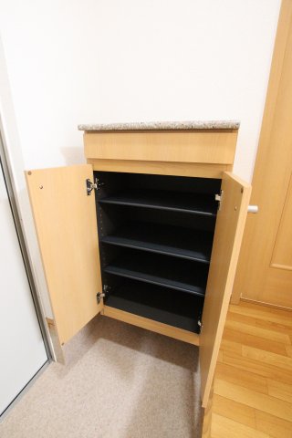 収納　シューズボックス