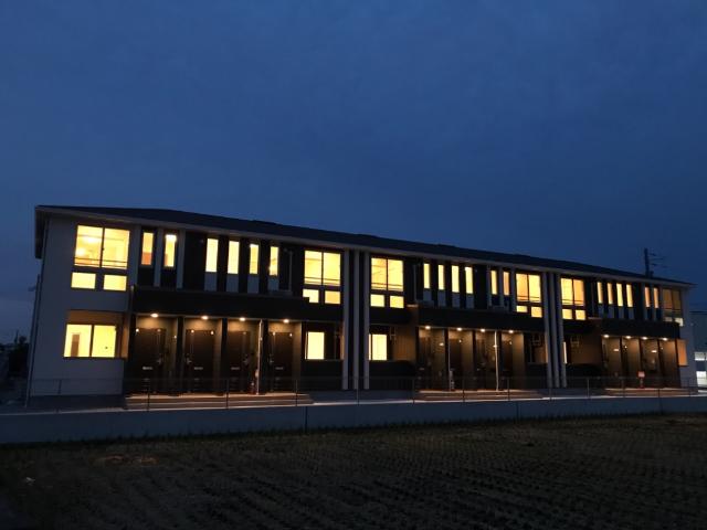 建物外観　外観写真（夜）