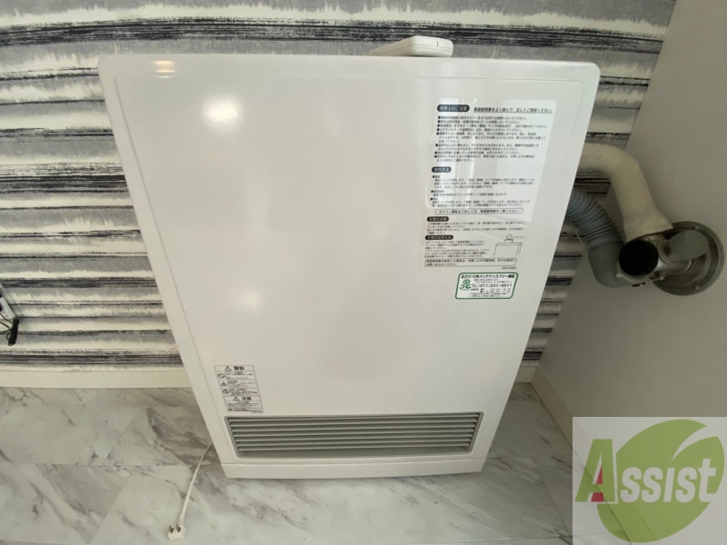 トイレ　ガス暖房です。寒い冬もこれで乗り切りましょう！