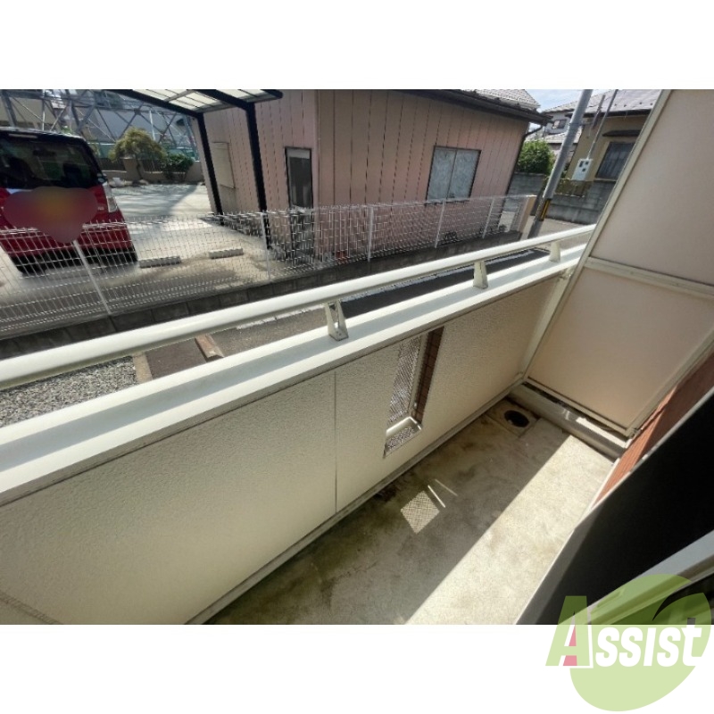 バルコニー　このバルコニースペースは洗濯物も問題なく干せそうですね。