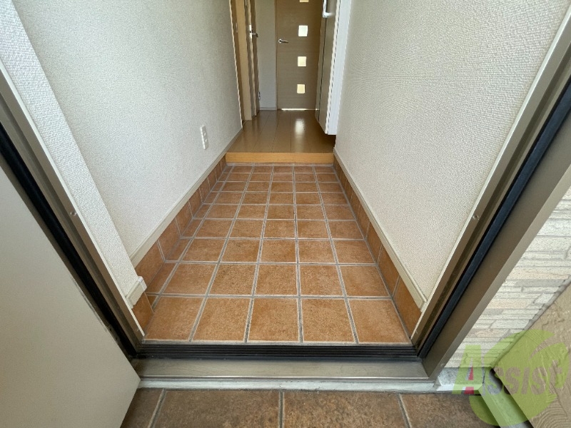 玄関　玄関でございます。毎日の出入りはこちらから。