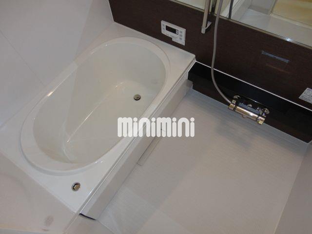 バス・シャワールーム　追い焚きバス、浴室乾燥機