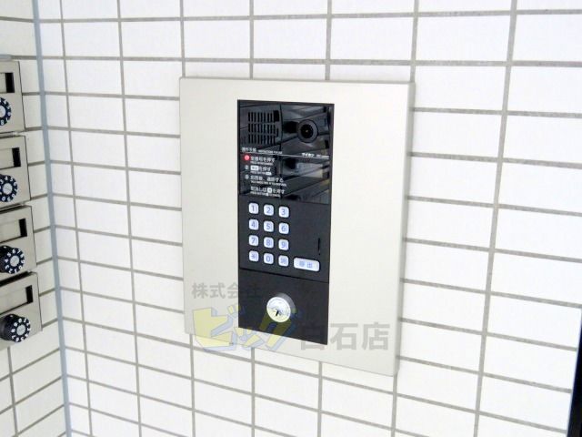 エントランス　人気のオートロック付きマンションです♪