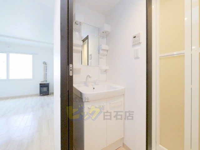 洗面設備　シャンプードレッサー完備♪