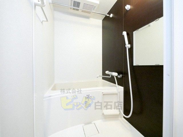 バス・シャワールーム　浴室乾燥機付きのお風呂です♪