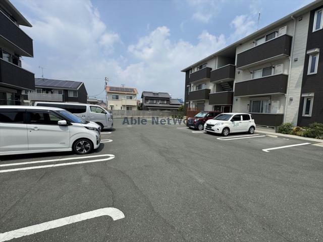 駐車場　駐車場