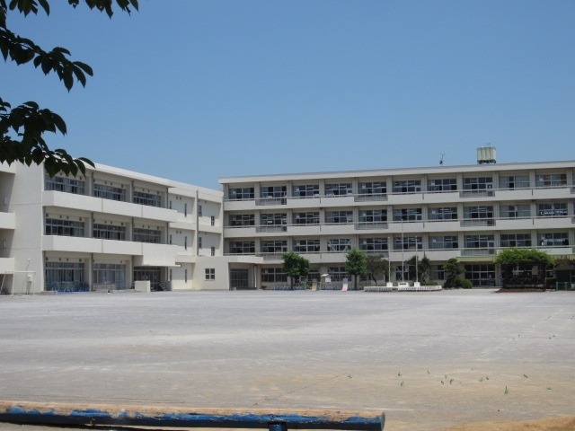 小学校　我孫子市立我孫子第三小学校（小学校）まで1086m