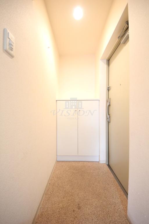 玄関　写真は別タイプとなります。