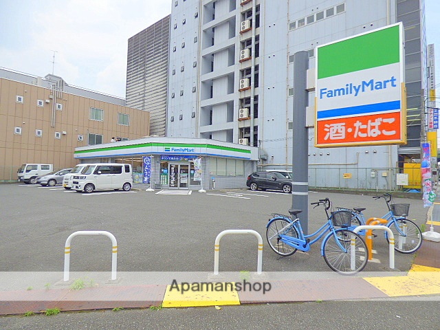 コンビニ　ファミリーマート（コンビニ）まで1000m