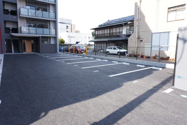 駐車場　敷地内駐車場