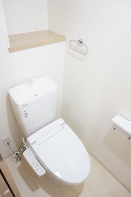 トイレ　★洗浄機能付き便座★※同タイプ参考写真です