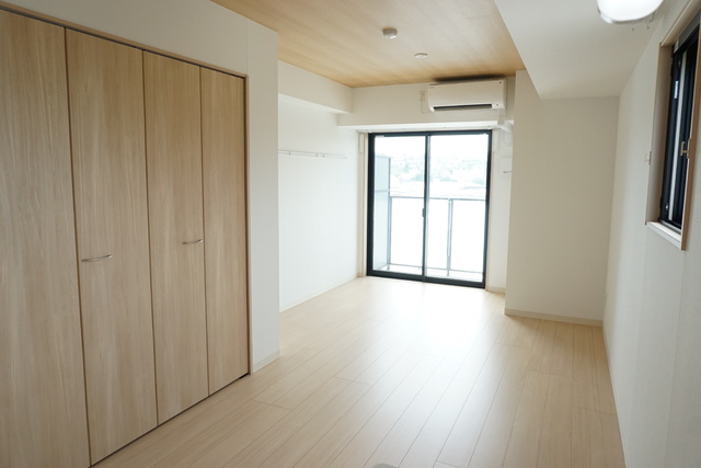 居室・リビング　★１１帖の洋室★