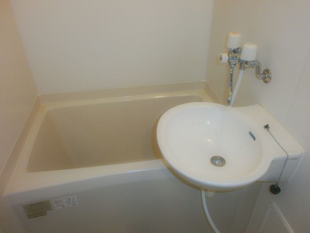 バス・シャワールーム　お風呂で日々の疲れを落としましょう