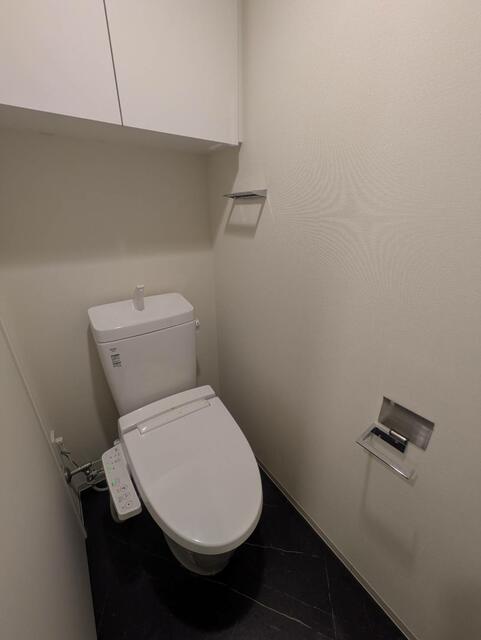 トイレ　３０２号室