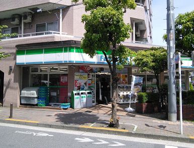 コンビニ　ファミリーマート 大森北店（コンビニ）まで485m