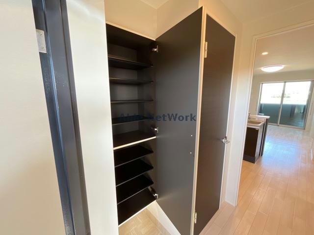 玄関　シューズボックス