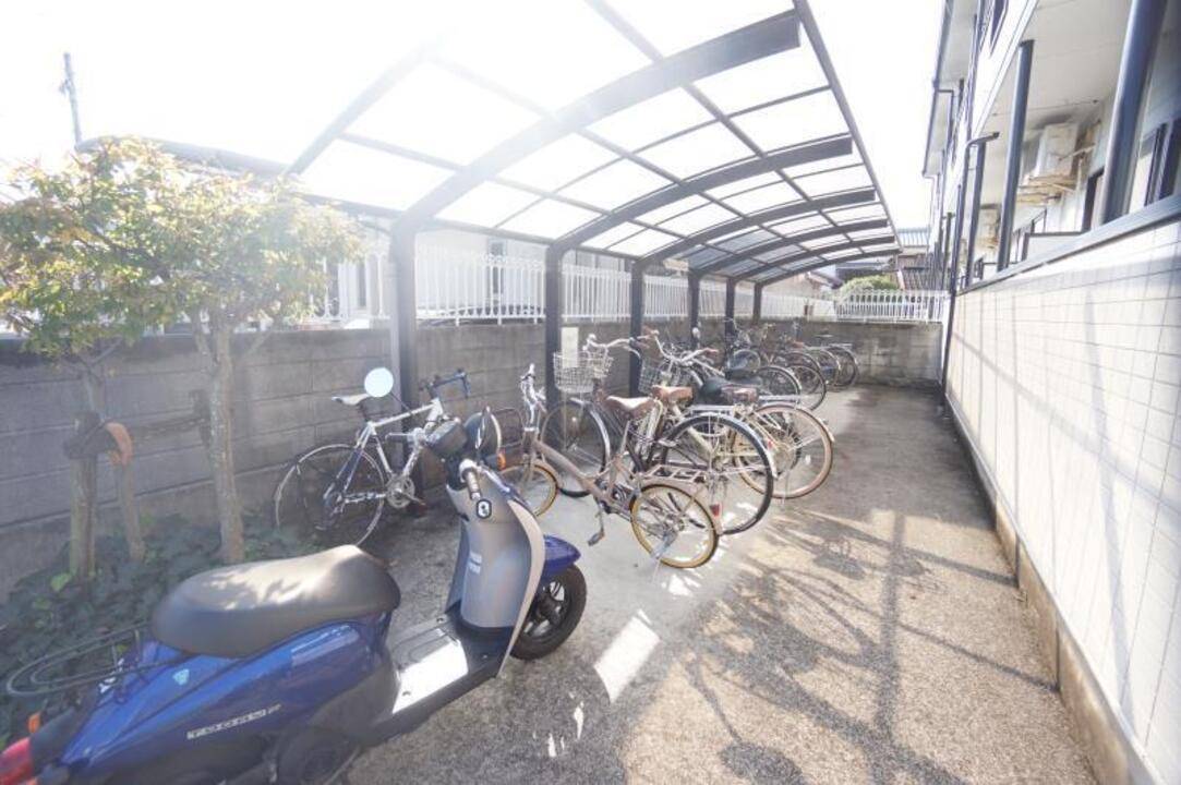 駐車場　駐輪場