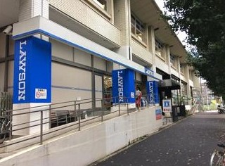 コンビニ　ローソン 駒沢オリンピック公園前店（コンビニ）まで583m
