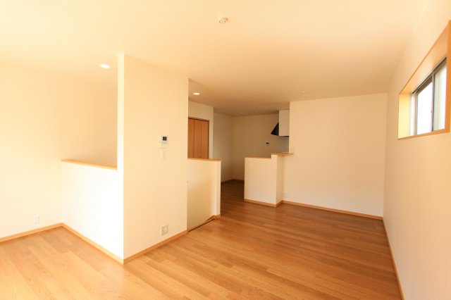 居室・リビング　参考写真です。現況優先。