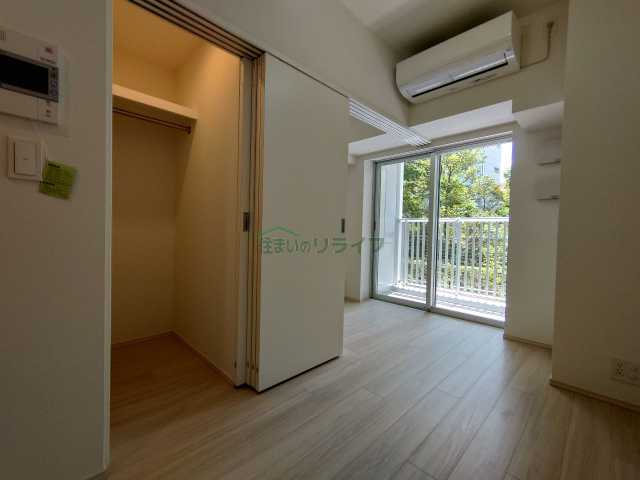 居室・リビング　コンフォリア東新宿　※同タイプの別部屋写真です