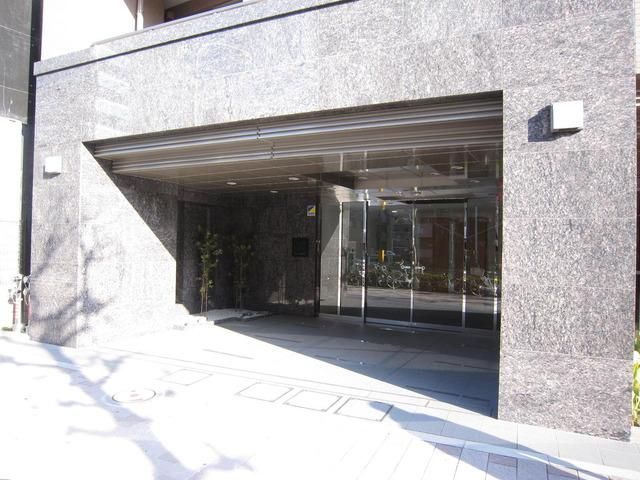 エントランス　★重厚感のあるエントランス★