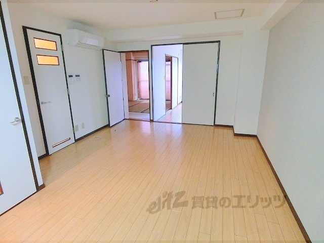 居室・リビング　リビング