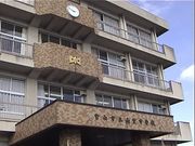 小学校　山室中部小学校（小学校）まで631m