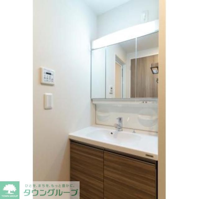 洗面設備　※写真は同タイプ住戸です。