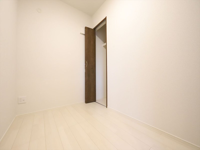 その他　洋室3帖　クローゼット付（収納充実してます）