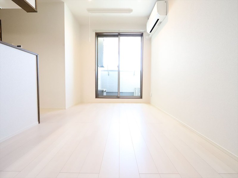 バルコニー　ＬＤＫ10.3帖　システムキッチン　エアコン完備　バルコニー