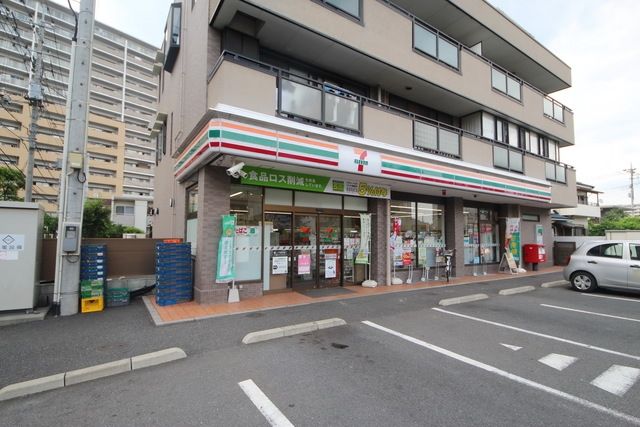 コンビニ　セブン-イレブン さいたま本町西５丁目店（コンビニ）まで200m