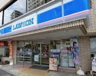 コンビニ　ローソン北参道駅前店（コンビニ）まで89m