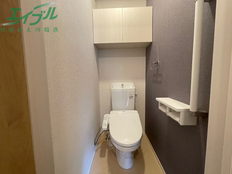 トイレ　同物件別室反転タイプ画像