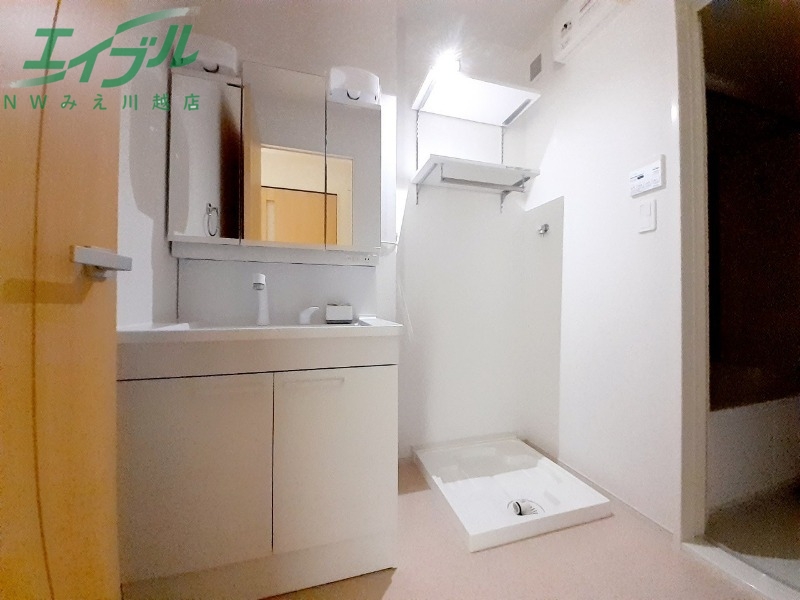 洗面設備　同物件別室反転タイプ画像