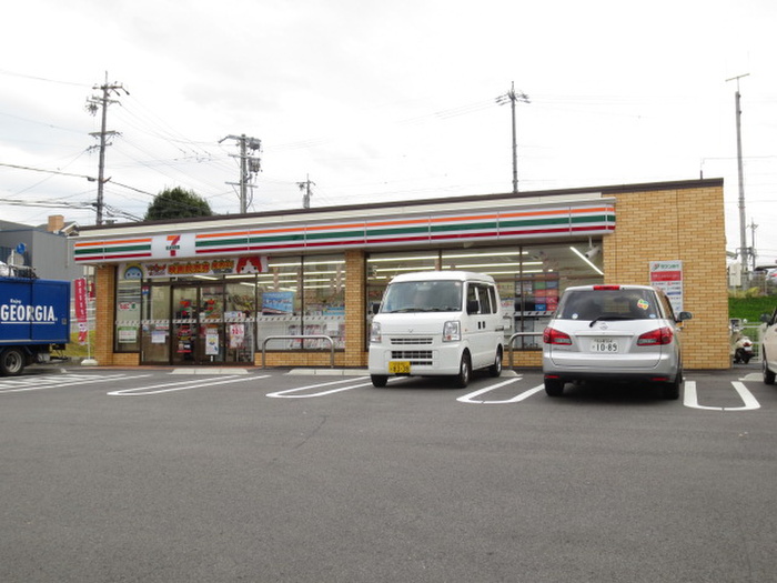 コンビニ　セブンイレブン焼山2丁目店（コンビニ）まで240m