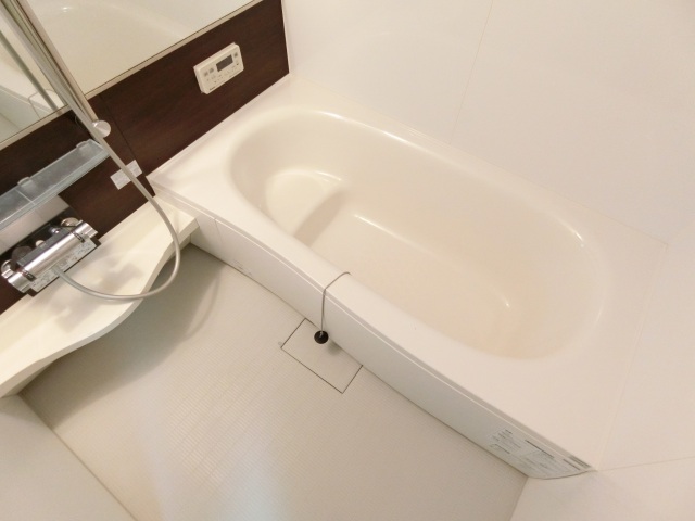 バス・シャワールーム　追い焚き浴室乾燥機付き