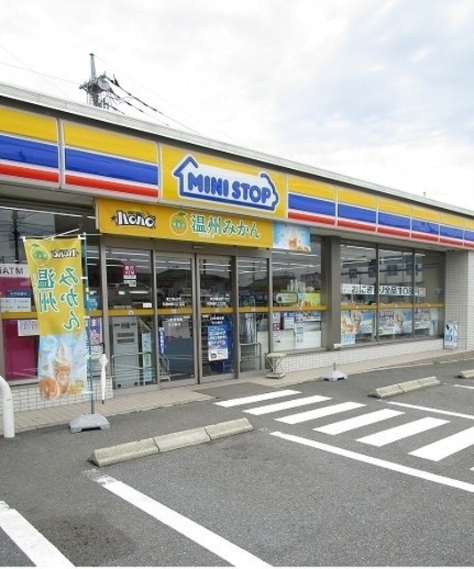 コンビニ　ミニストップ昭島緑町3丁目店（コンビニ）まで1800m
