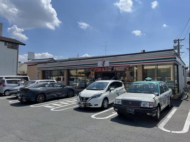 コンビニ　セブンイレブン（コンビニ）まで130m