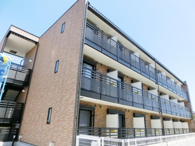 建物外観　２０１４年８月竣工、経済的な都市ガス