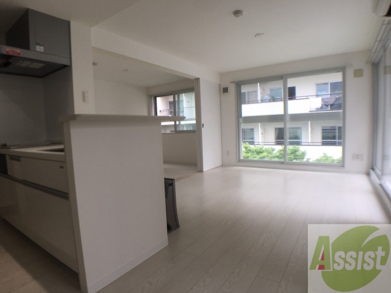 居室・リビング　広くてキレイなお部屋が広がっていて、充実した生活が送れそう。