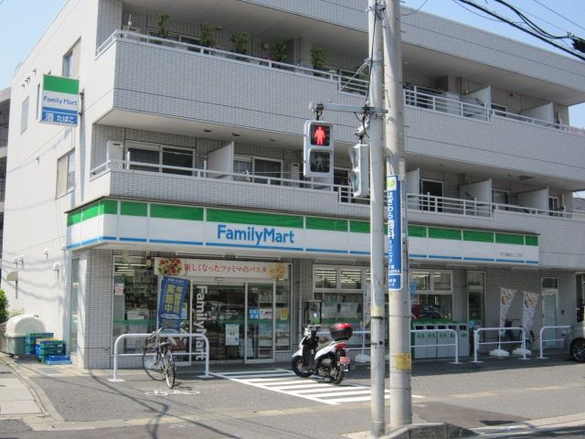 コンビニ　ファミリーマート市川湊新田二丁目店（コンビニ）まで302m